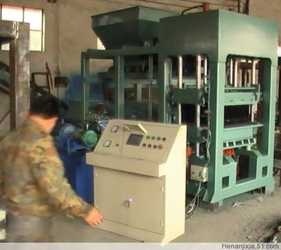 供應簡易式水泥磚機 打造高性價比的小型制磚解決方案